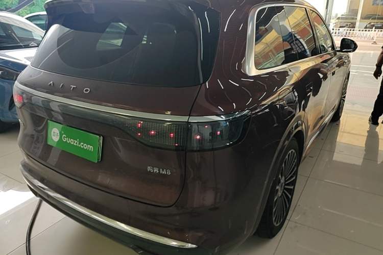 Used Hima AITO M8 2025 Extended-Range Ultra Version 53.4 kWh 5-Seater Edition Rear Right 45 Deg