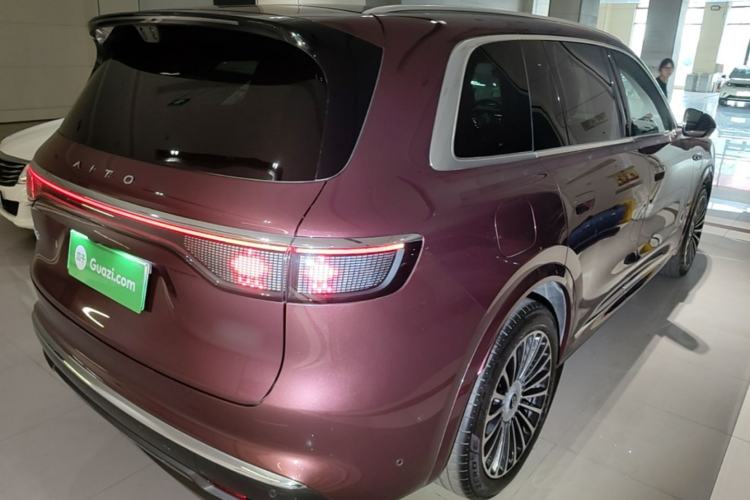 Used Hima AITO M8 2025 Extended-Range Ultra Version 53.4 kWh 5-Seater Edition Rear Right 45 Deg