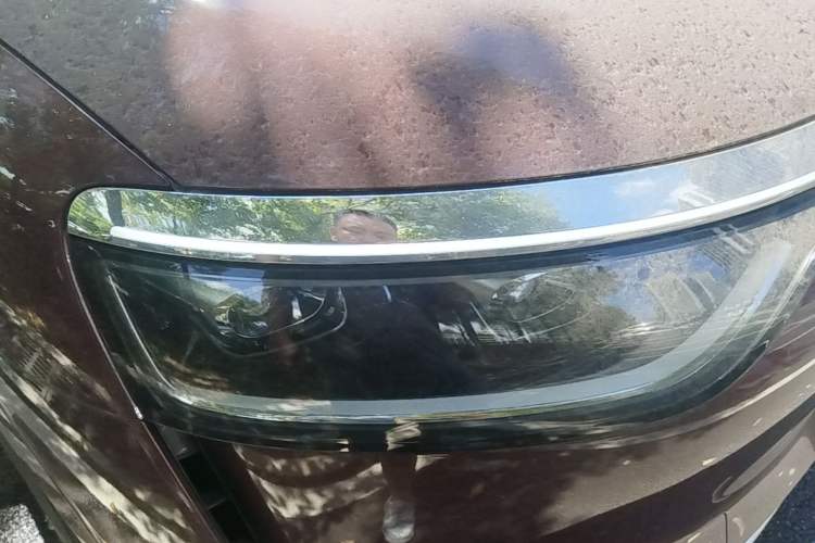 Used Hima AITO M8 2025 Extended-Range Ultra Version 53.4 kWh 5-Seater Edition Right Front Headlight