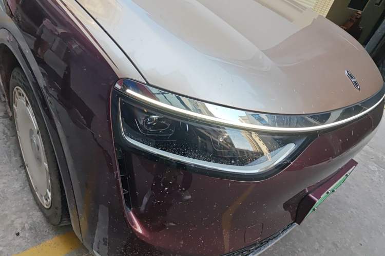 Used Hima AITO M8 2025 Extended-Range Ultra Version 53.4 kWh 6-Seater Edition Right Front Headlight