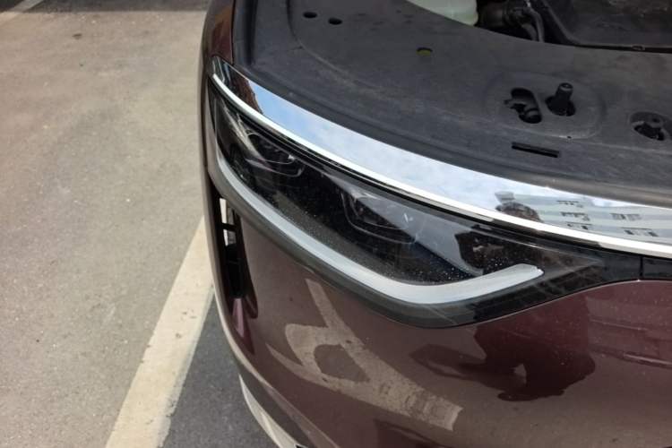 Used Hima AITO M8 2025 Extended-Range Max+ Version 53.4 kWh 5-Seater Edition Right Front Headlight