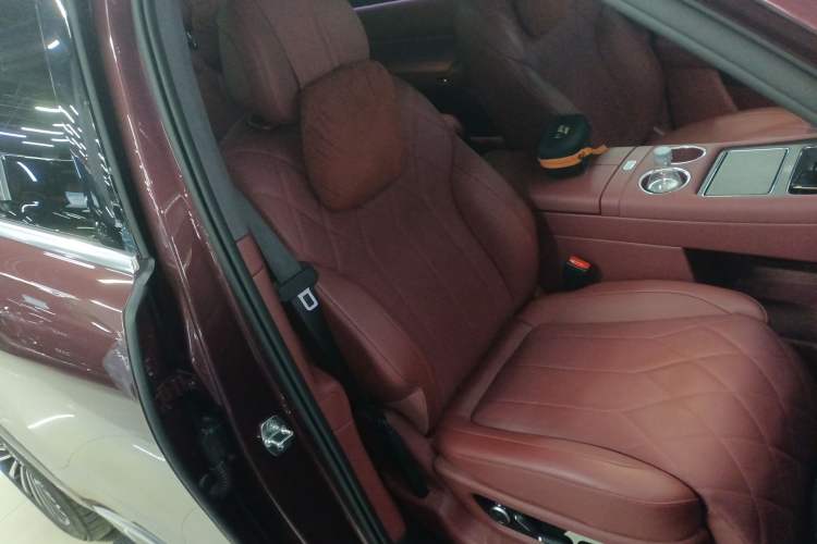 Used Hima AITO M8 2025 Extended-Range Ultra Version 53.4 kWh 5-Seater Edition Right Front Seat
