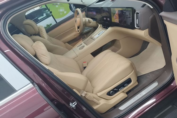 Used Hima AITO M8 2025 Extended-Range Max+ Version 53.4 kWh 6-Seater Edition Right Front Seat