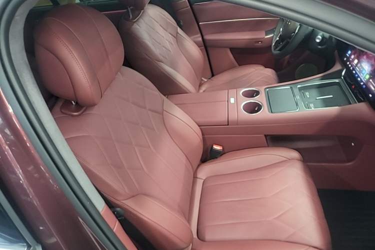 Used Hima AITO M8 2025 Extended-Range Ultra Version 53.4 kWh 5-Seater Edition Right Front Seat