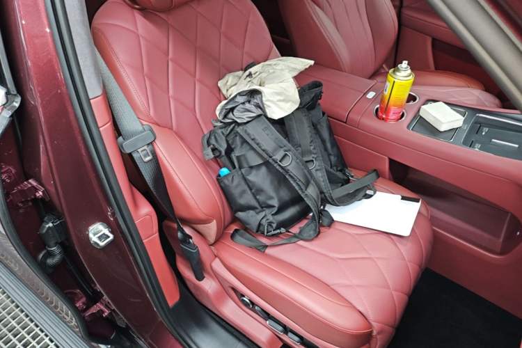 Used Hima AITO M8 2025 Extended-Range Ultra Version 53.4 kWh 5-Seater Edition Right Front Seat