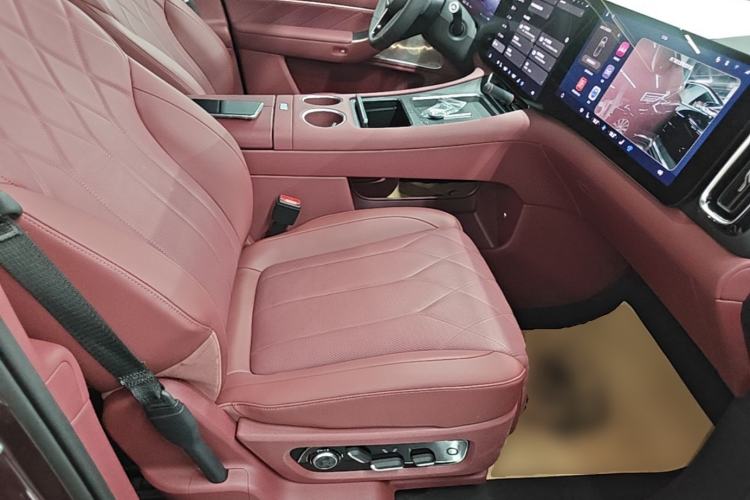 Used Hima AITO M8 2025 Extended-Range Ultra Version 53.4 kWh 5-Seater Edition Right Front Seat