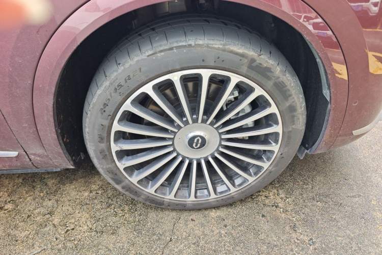 Used Hima AITO M8 2025 Extended-Range Ultra Version 53.4 kWh 5-Seater Edition Right Front Wheel Hub