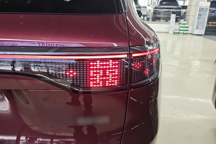 Used Hima AITO M8 2025 Extended-Range Ultra Version 53.4 kWh 5-Seater Edition Right Rear Taillight