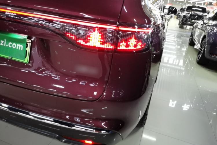 Used Hima AITO M8 2025 Extended-Range Ultra Version 53.4 kWh 5-Seater Edition Right Rear Taillight