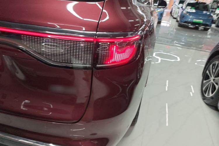 Used Hima AITO M8 2025 Extended-Range Ultra Version 53.4 kWh 5-Seater Edition Right Rear Taillight