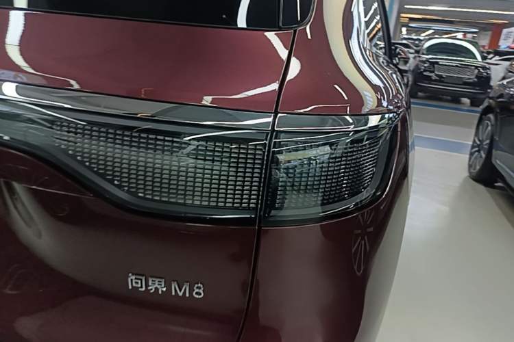 Used Hima AITO M8 2025 Extended-Range Ultra Version 53.4 kWh 5-Seater Edition Right Rear Taillight