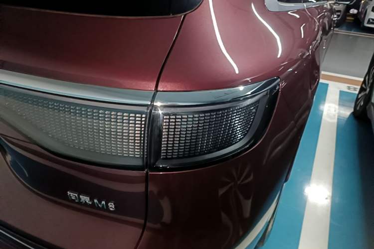 Used Hima AITO M8 2025 Extended-Range Ultra Version 53.4 kWh 5-Seater Edition Right Rear Taillight