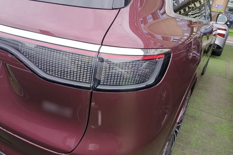 Used Hima AITO M8 2025 Extended-Range Ultra Version 53.4 kWh 5-Seater Edition Right Rear Taillight