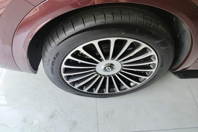 Used Hima AITO M8 2025 Extended-Range Ultra Version 53.4 kWh 5-Seater Edition Right Rear Wheel Hub