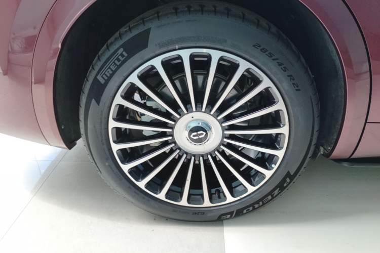 Used Hima AITO M8 2025 Extended-Range Ultra Version 53.4 kWh 5-Seater Edition Right Rear Wheel Hub