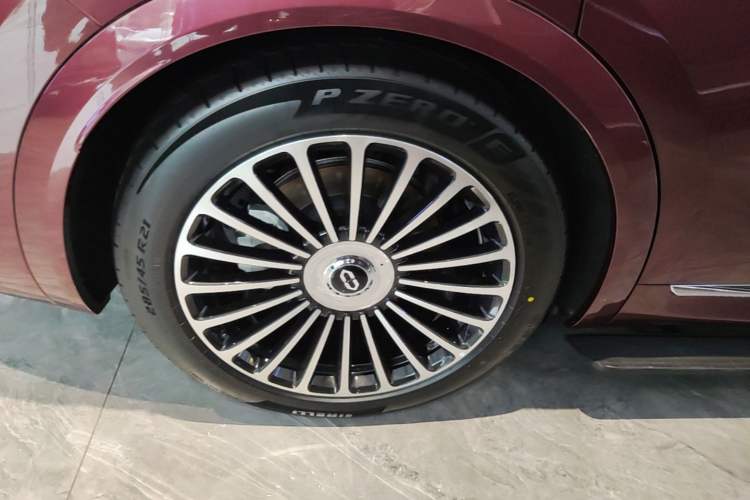 Used Hima AITO M8 2025 Extended-Range Ultra Version 53.4 kWh 6-Seater Edition Right Rear Wheel Hub