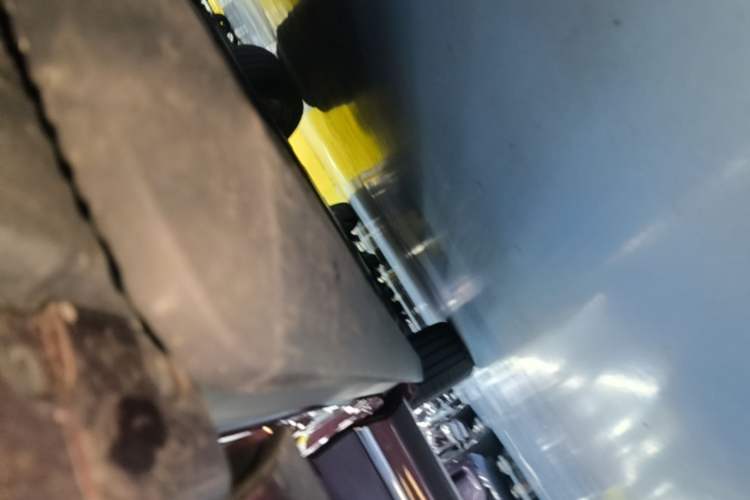 Used Hima AITO M8 2025 Extended-Range Ultra Version 53.4 kWh 5-Seater Edition Right Side Sill