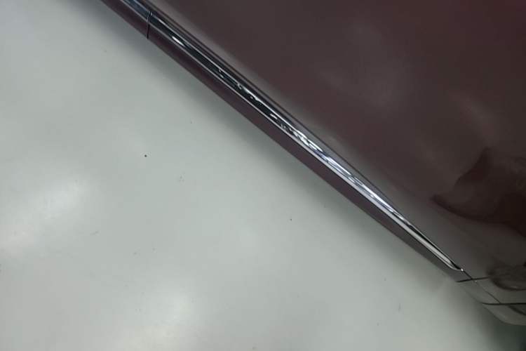 Used Hima AITO M8 2025 Extended-Range Ultra Version 53.4 kWh 5-Seater Edition Right Side Sill