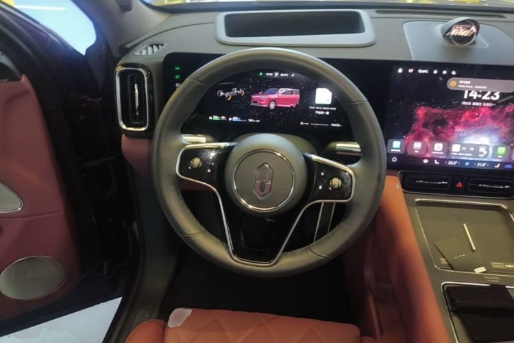 Used Hima AITO M8 2025 Extended-Range Ultra Version 53.4 kWh 5-Seater Edition Steering Wheel