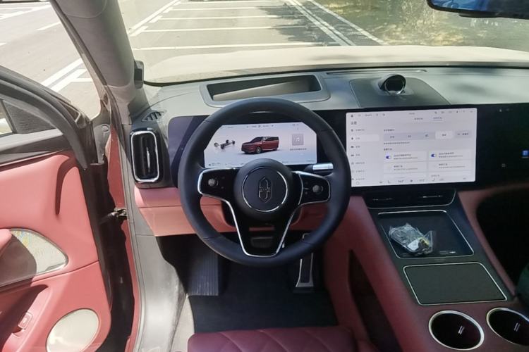 Used Hima AITO M8 2025 Extended-Range Ultra Version 53.4 kWh 5-Seater Edition Steering Wheel