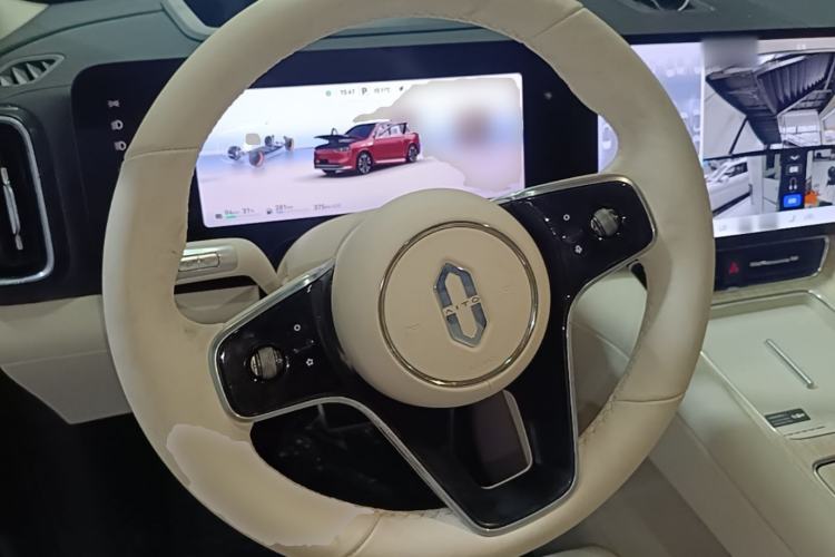 Used Hima AITO M8 2025 Extended-Range Ultra Version 53.4 kWh 6-Seater Edition Steering Wheel