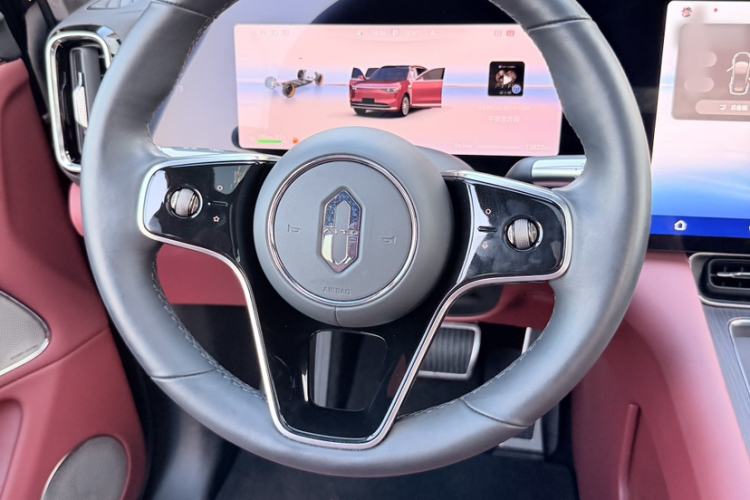 Used Hima AITO M8 2025 Extended-Range Ultra Version 53.4 kWh 5-Seater Edition Steering Wheel