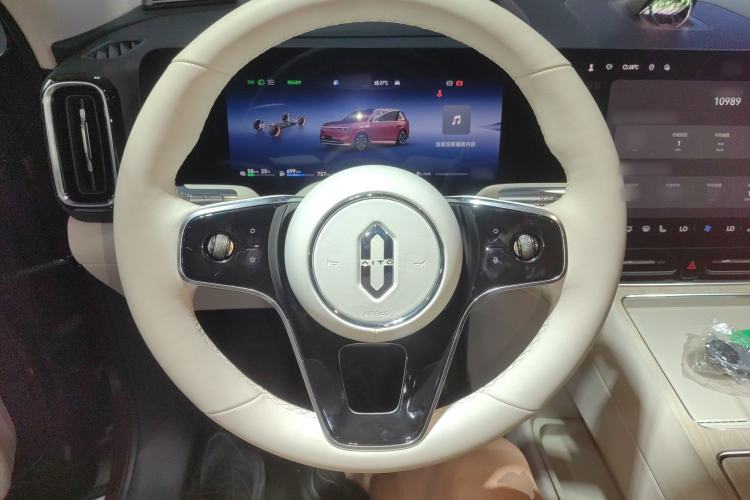 Used Hima AITO M8 2025 Extended-Range Ultra Version 53.4 kWh 5-Seater Edition Steering Wheel