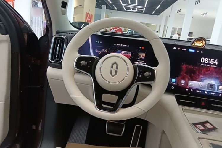 Used Hima AITO M8 2025 Extended-Range Ultra Version 53.4 kWh 5-Seater Edition Steering Wheel