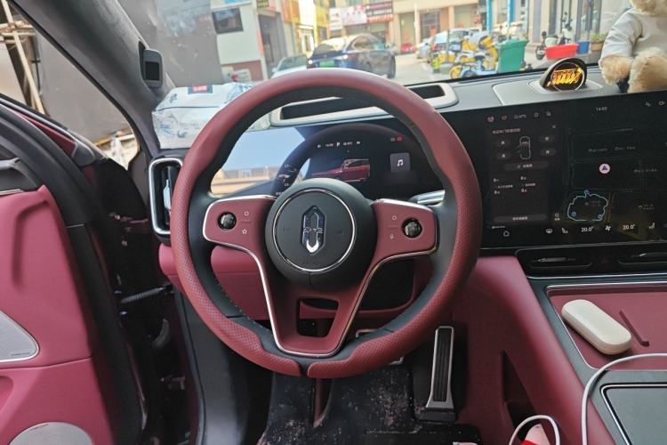 Used Hima AITO M8 2025 Extended-Range Ultra Version 53.4 kWh 6-Seater Edition Steering Wheel