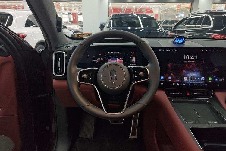 Used Hima AITO M8 2025 Extended-Range Ultra Version 53.4 kWh 5-Seater Edition Steering Wheel