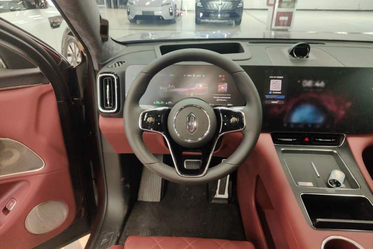 Used Hima AITO M8 2025 Extended-Range Max+ Version 53.4 kWh 6-Seater Edition Steering Wheel