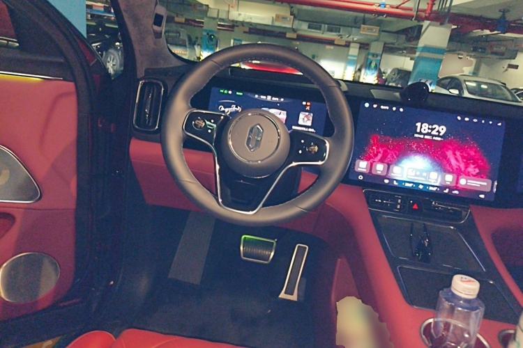 Used Hima AITO M8 2025 Extended-Range Max+ Version 53.4 kWh 6-Seater Edition Steering Wheel