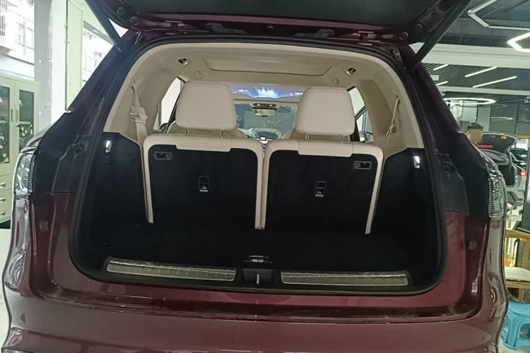 Used Hima AITO M8 2025 Extended-Range Ultra Version 53.4 kWh 6-Seater Edition Trunk