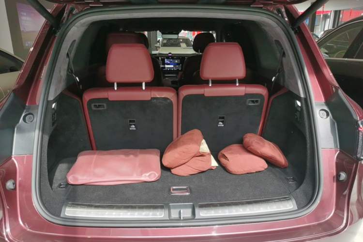 Used Hima AITO M8 2025 Extended-Range Ultra Version 53.4 kWh 6-Seater Edition Trunk
