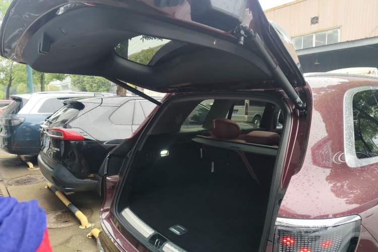 Used Hima AITO M8 2025 Extended-Range Ultra Version 53.4 kWh 5-Seater Edition Trunk