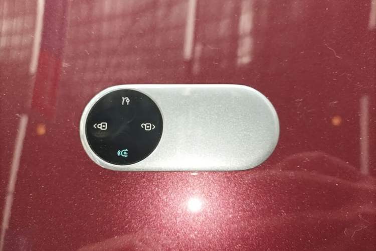 Used Hima AITO M8 2025 Extended-Range Ultra Version 53.4 kWh 5-Seater Edition Vehicle Key