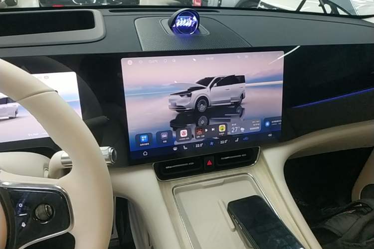 Used Hima AITO M8 2025 Extended-Range Ultra Version 53.4 kWh 6-Seater Edition Audio And AC Panel