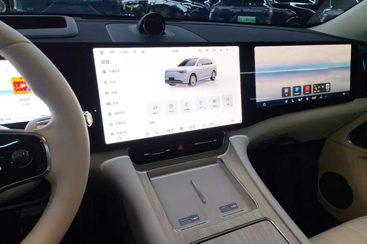 Used Hima AITO M8 2025 Extended-Range Ultra Version 53.4 kWh 5-Seater Edition Audio And AC Panel