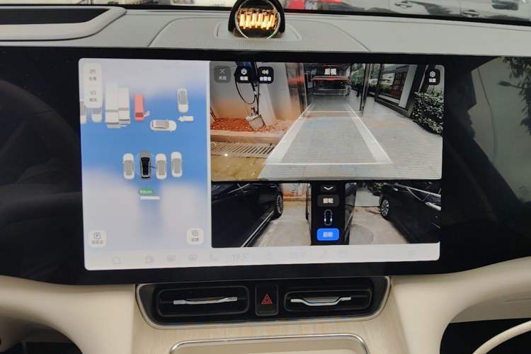 Used Hima AITO M8 2025 Extended-Range Ultra Version 53.4 kWh 6-Seater Edition Audio And AC Panel