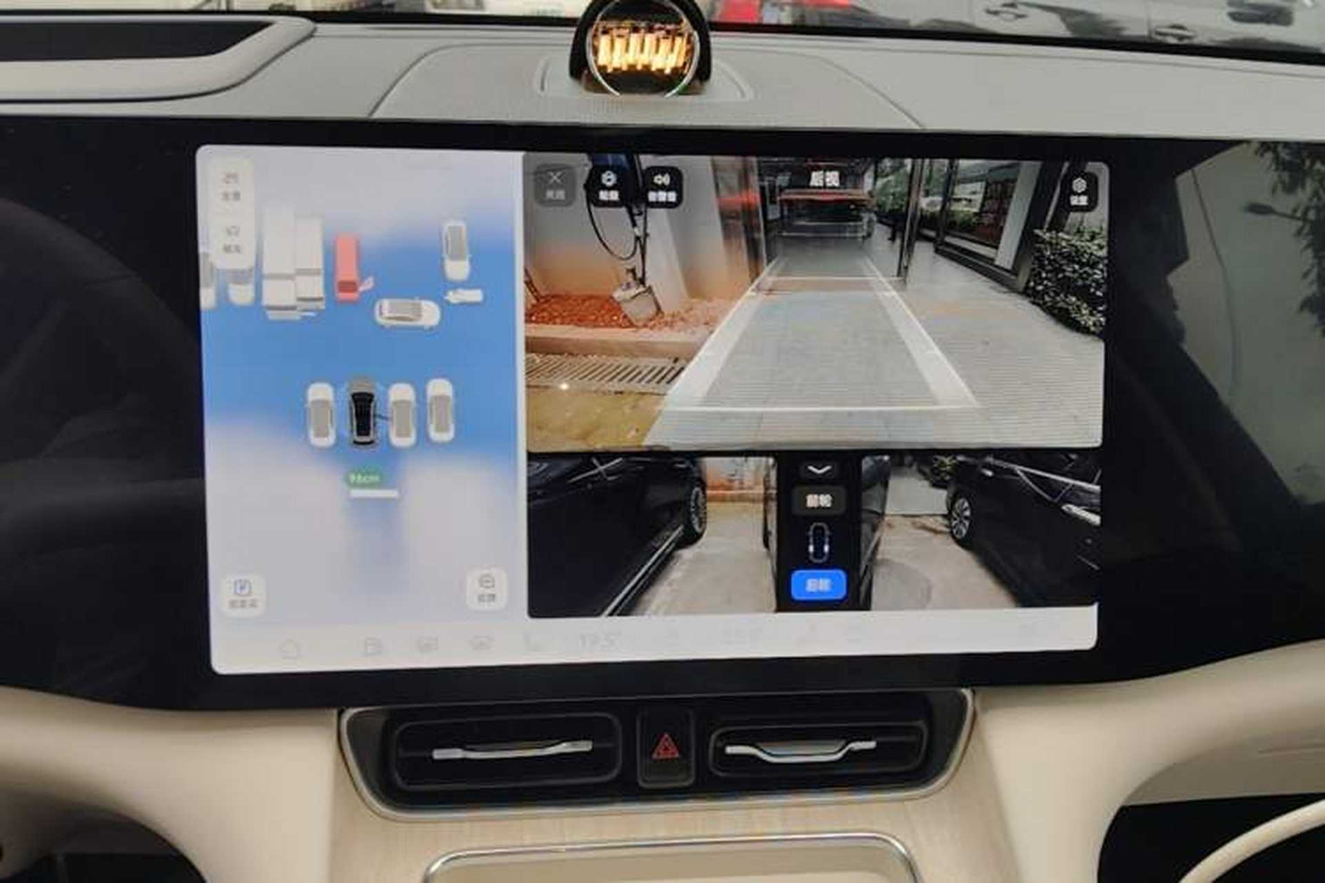 Used Hima AITO M8 2025 Extended-Range Ultra Version 53.4 kWh 6-Seater Edition Audio And AC Panel