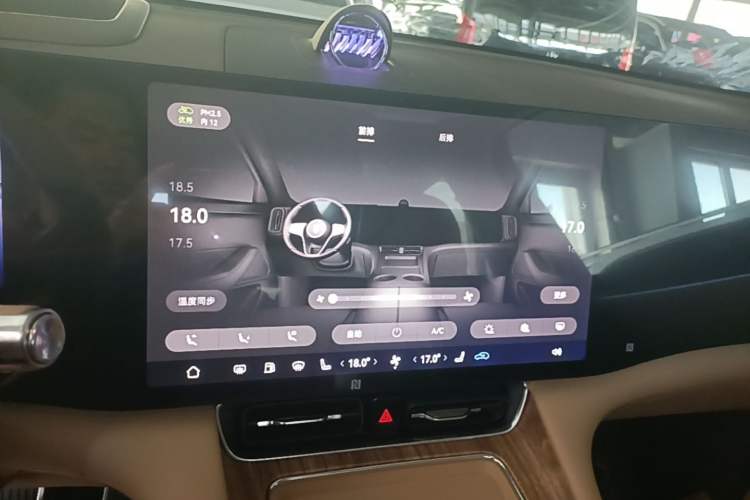 Used Hima AITO M8 2025 Extended-Range Ultra Version 53.4 kWh 5-Seater Edition Audio And AC Panel
