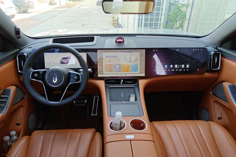 Used Hima AITO M8 2025 Extended-Range Ultra Version 53.4 kWh 5-Seater Edition Center Console