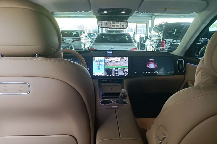 Used Hima AITO M8 2025 Extended-Range Ultra Version 53.4 kWh 5-Seater Edition Center Console