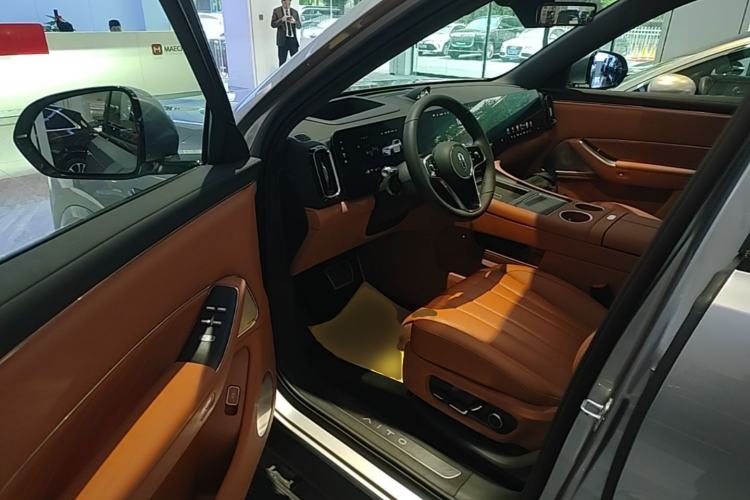 Used Hima AITO M8 2025 Extended-Range Ultra Version 53.4 kWh 5-Seater Edition Driver Seat