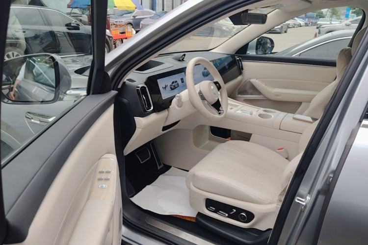Used Hima AITO M8 2025 Extended-Range Ultra Version 53.4 kWh 6-Seater Edition Driver Seat