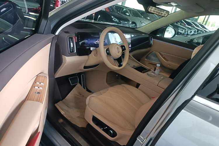 Used Hima AITO M8 2025 Extended-Range Ultra Version 53.4 kWh 5-Seater Edition Driver Seat