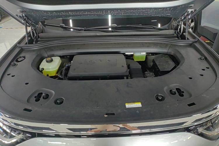Used Hima AITO M8 2025 Extended-Range Ultra Version 53.4 kWh 6-Seater Edition Engine Bay