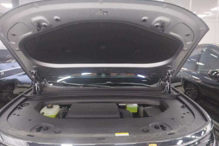 Used Hima AITO M8 2025 Extended-Range Max+ Version 53.4 kWh 5-Seater Edition Engine Bay