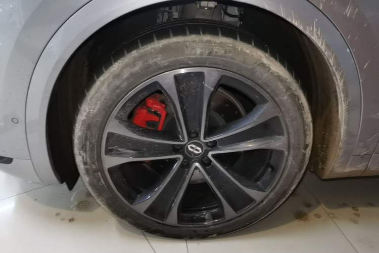 Used Hima AITO M8 2025 Extended-Range Ultra Version 53.4 kWh 5-Seater Edition Exterior 2