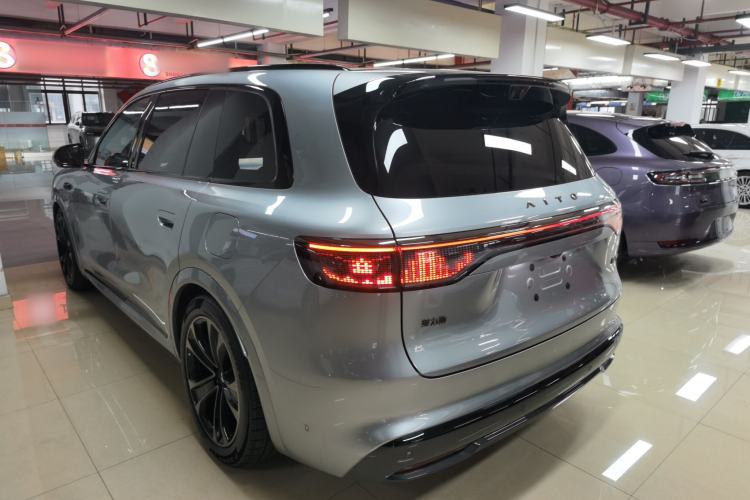 Used Hima AITO M8 2025 Extended-Range Ultra Version 53.4 kWh 5-Seater Edition Exterior 2